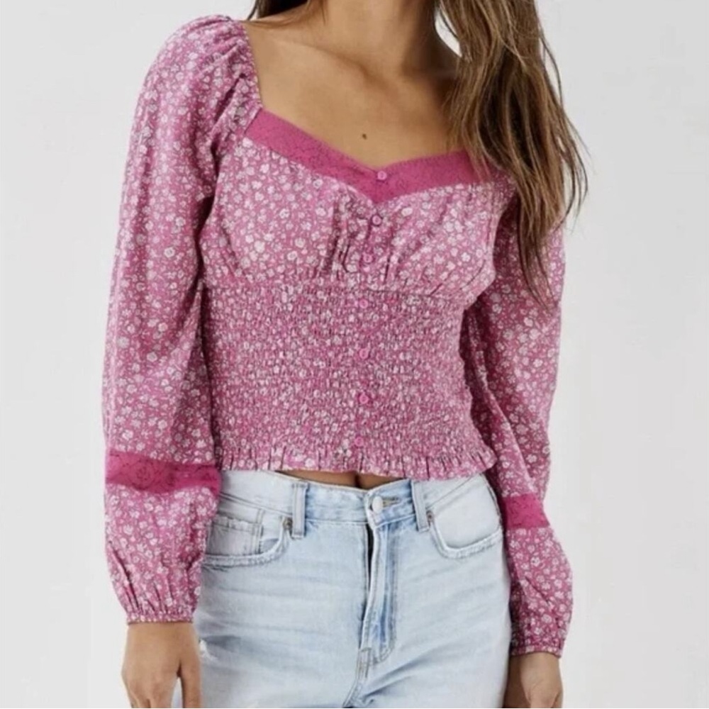 American Eagle Floral Pink Smocked Women's Top